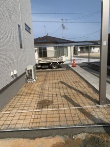 1614303816617